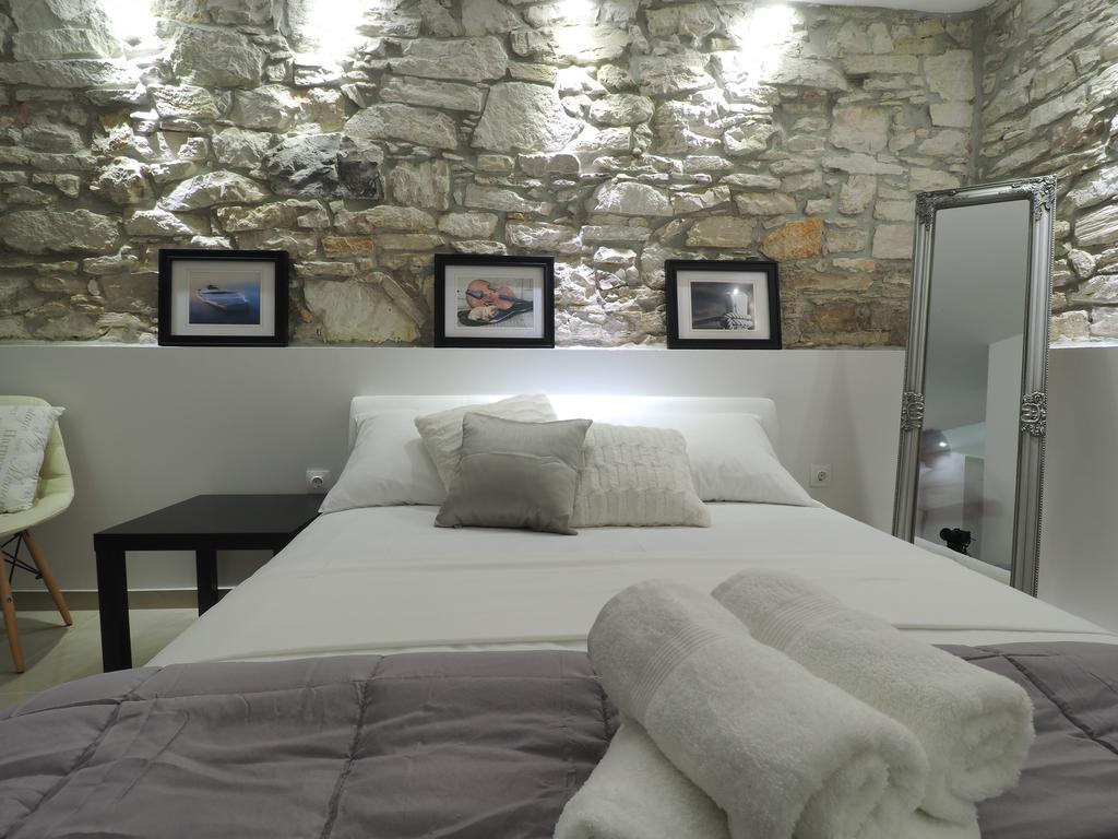 Captain Emo City Apartments Pula Exterior foto