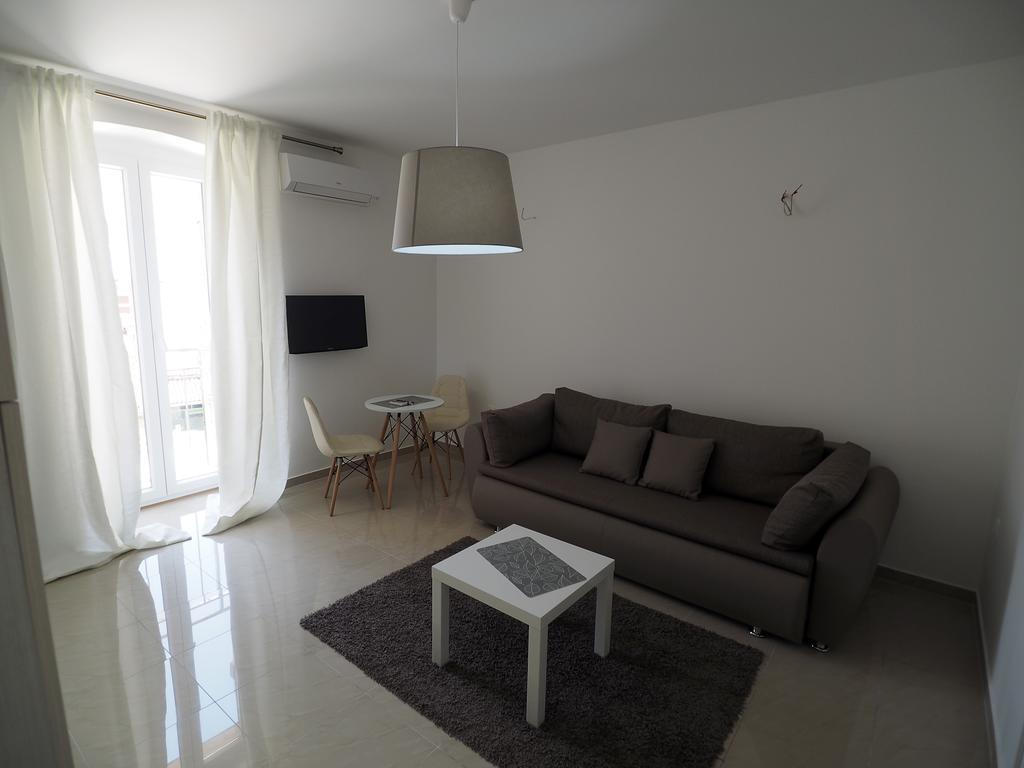Captain Emo City Apartments Pula Exterior foto