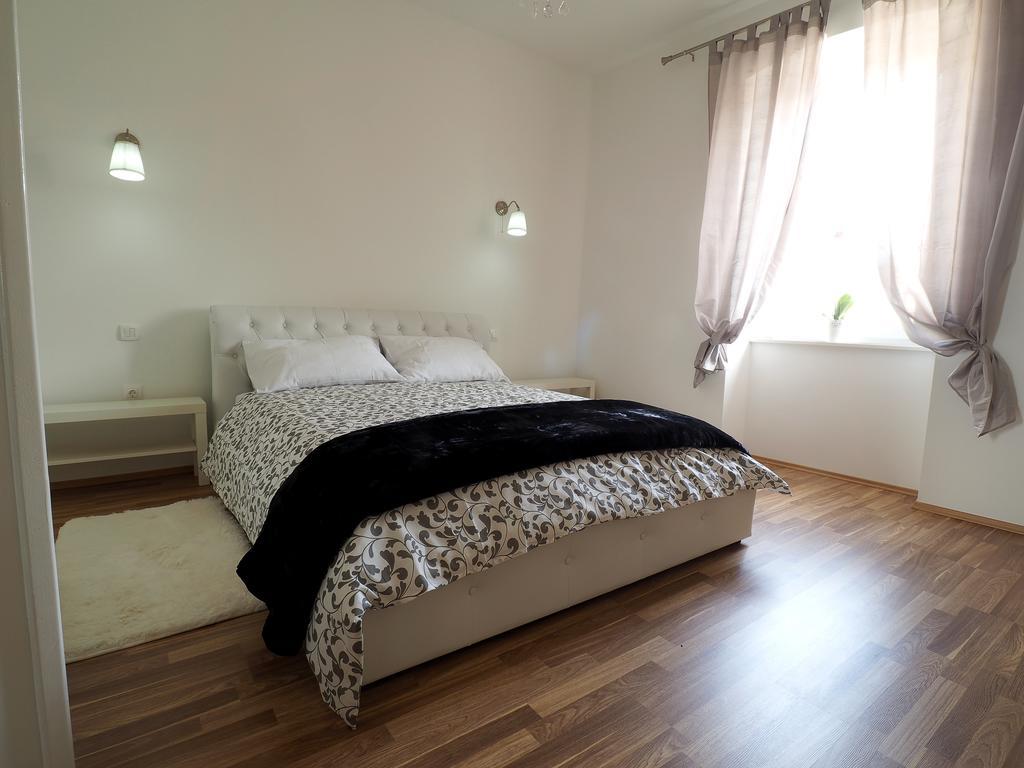 Captain Emo City Apartments Pula Exterior foto