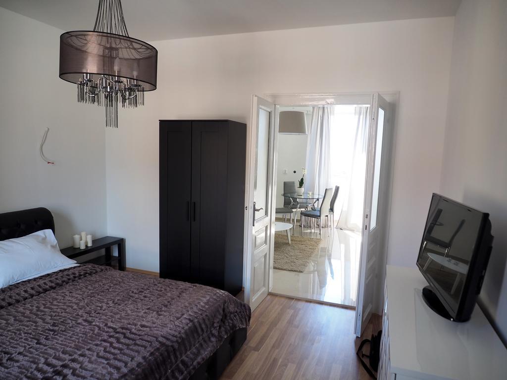 Captain Emo City Apartments Pula Exterior foto